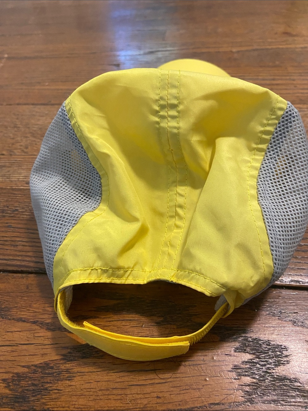 Running Room Yellow Performance Running Cap - Picture 2 of 5